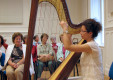 Svoj nástroj predstavila členom Klubu harfistka orchestra Slovenská filharmónia Katarína Turnerová (12. 06. 2012)