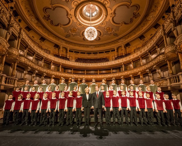 Vianočné koncerty, Silvester a Nový rok v Slovenskej filharmónii - 14 Natacanie - SND historicka budova 19.9.2015 025 