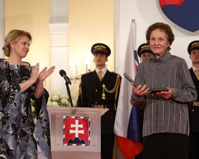 Prezidentka Zuzana Čaputová vo štvrtok 2. januára 2020 odovzdala  štátne vyznamenania  - 81491664_1303497559858225_8654187105179664384_o 