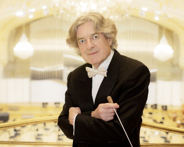 V bratislavskej Redute pod taktovkou šéfdirigenta - BRENKUS cop ZZ  5063 kopieL kopie 