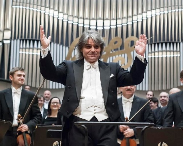 Hosťami filharmonickej sezóny sú dvaja vrcholní európski umelci – dirigent Ion Marin a klavirista Paul Lewis - BSH1 