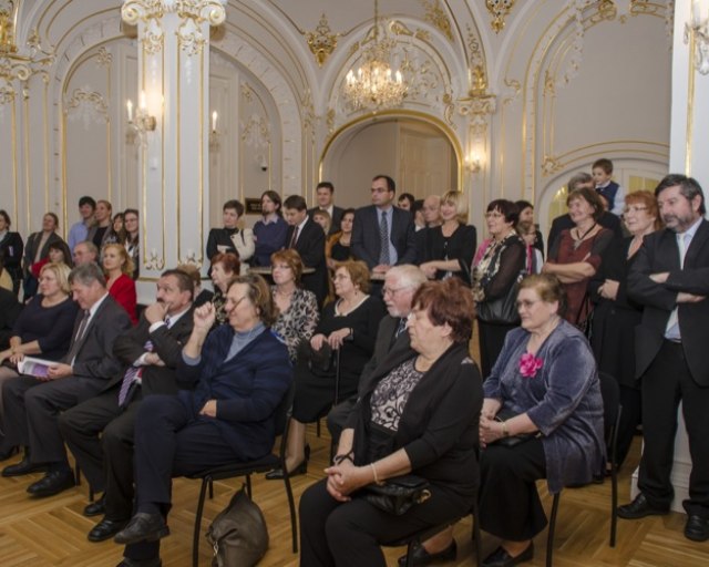 Beseda s umelcami - z koncertu RUSKÁ HUBA, 15.11.2013 foto: Valéria Zacharová 