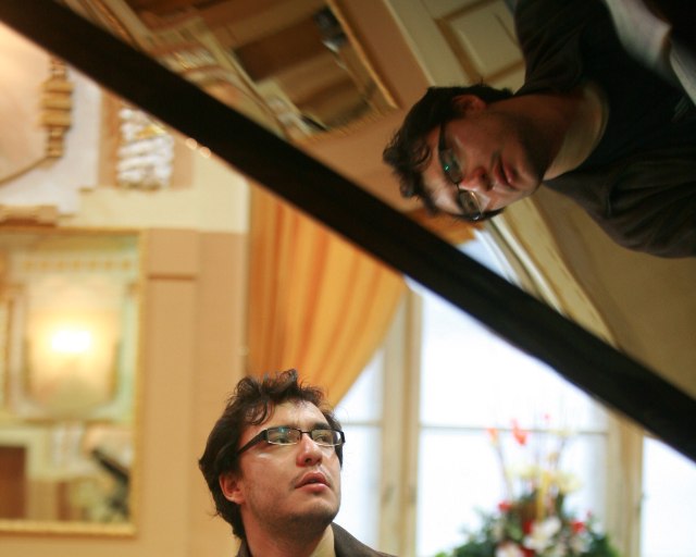 Symfonické koncerty v REDUTE - Matej Arendárik 