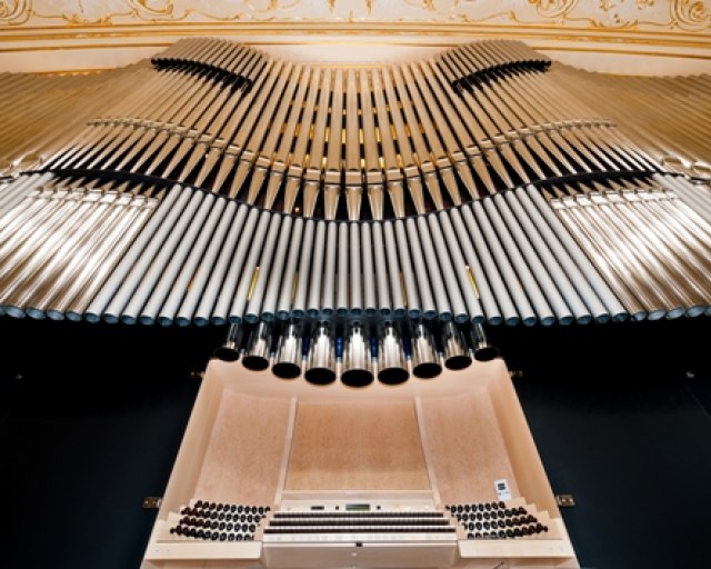 Moderátor Martin Vanek a organista Marek Vrábel predstavia deťom „kráľovský nástroj“ ORGAN. Školákom na Hudobnej akadémii a deťom, ktoré prídu na Rodinný koncert.   - ORGAN 