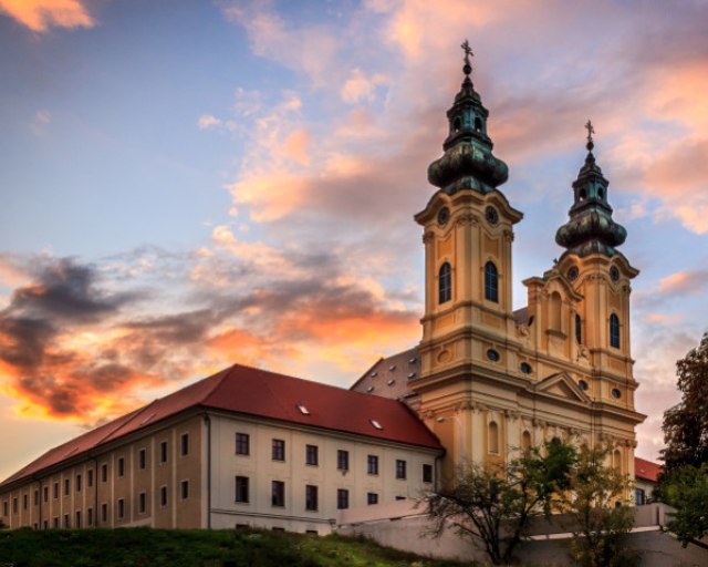 Slovenský komorný orchester a Slovenský filharmonický zbor na festivale Musica Sacra - Piaristický kostol sv. Ladislava, Nitra 
