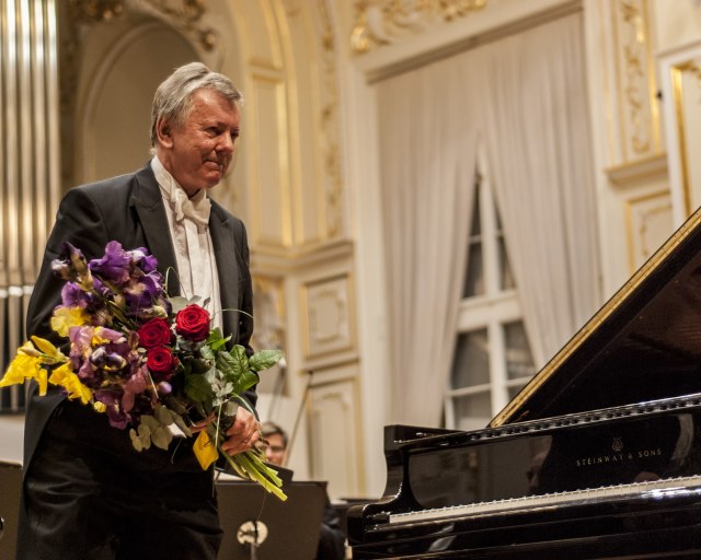 Čajkovského druhý klavírny koncert v interpretácii Mariana Lapšanského - SF James Judd Simona Houda Šaturová Albrecht Forum © P_4 