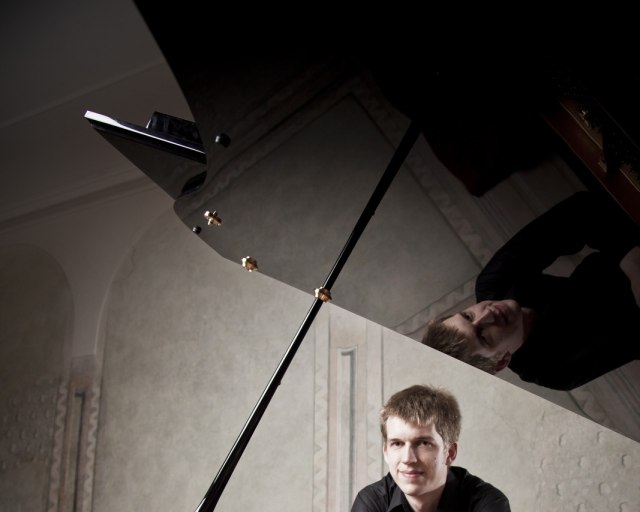 Utorkový klavírny recitál v Malej sále Slovenskej filharmónie - promo-05 