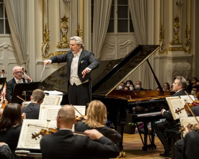 Slovenská filharmónia pod taktovkou šéfdirigenta s Alexeiom Volodinom, ktorý uvedie dva koncerty pre klavír  - 23. marca 2022 Slovenská filharmónia Daniel Raiskin – dirigent Alexei Volodin – klavír Johannes Brahms – Koncert pre klavír a orchester č. 2 B dur, op. 83 