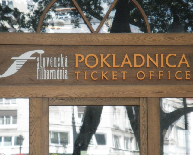 OZNAM / POKLADNICA SF - OLYMPUS DIGITAL CAMERA 