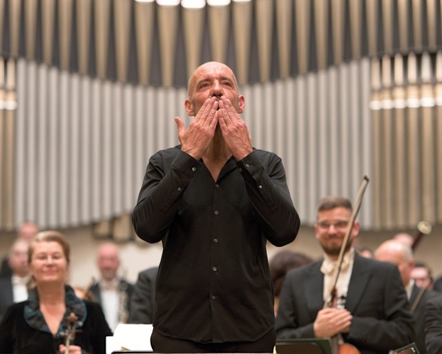 Ponorme sa do krásy francúzskej hudby s Emmanuelom Villaumom, Slovenskou filharmóniou, Slovenským filharmonickým zborom a sólistami - 316283975_571832421613009_8256840533713254974_n 