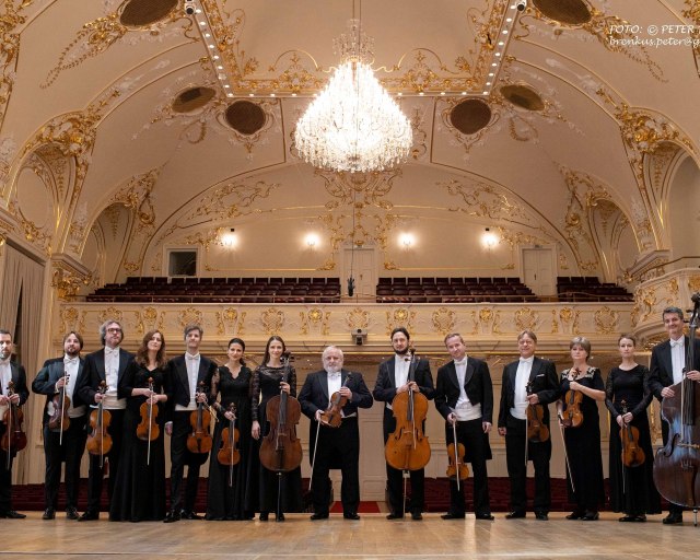 Bodkou za aktuálnou sezónou bude koncert Slovenského komorného orchestra s Ewaldom Danelom - Slovenský komorný orchester 